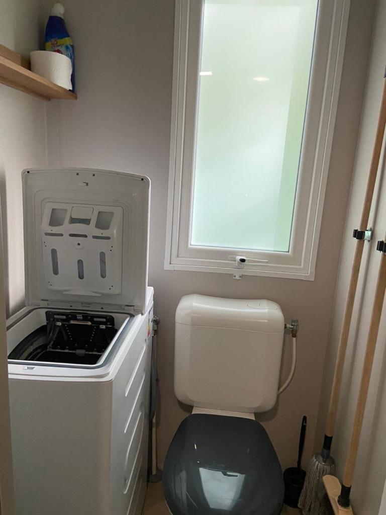 Mobil Home Aventura 6-8 Personnes Tout Confort Сен-Бревен-ле-Пен Екстериор снимка